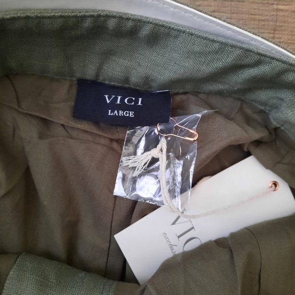 VICI High Rise Belted Linen Blend Shorts - Picture 4 of 9